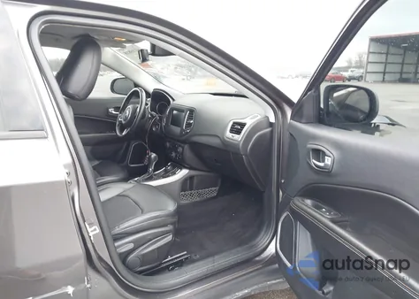 2018 Jeep Compass Latitude 4X4 из США, поврежденный, VIN 3C4NJDBB3JT479902